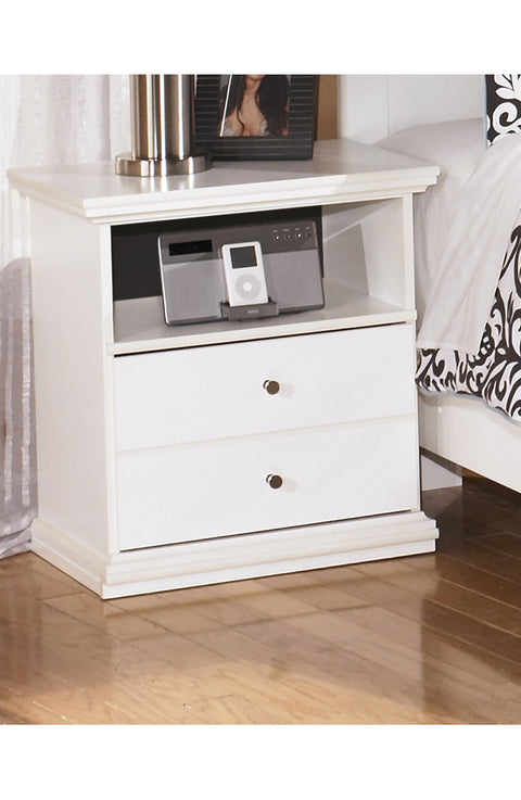 Bostwick Shoals Queen Panel Bed with Mirrored Dresser