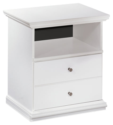 Bostwick Shoals King/California King Panel Headboard Bed with Mirrored Dresser, Chest and Nightstand