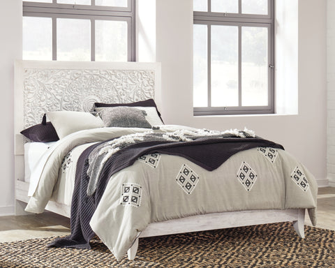 Paxberry Queen Panel Bed with Mirrored Dresser