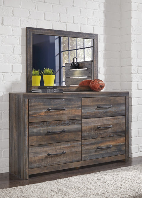 Drystan King Panel Headboard Bed with Mirrored Dresser and Chest