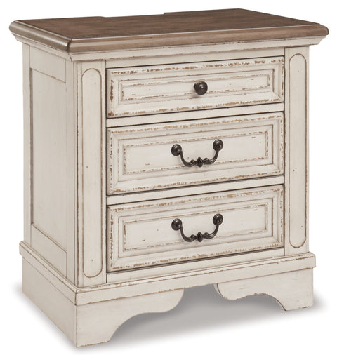 Realyn King Sleigh Bed with Mirrored Dresser and 2 Nightstands