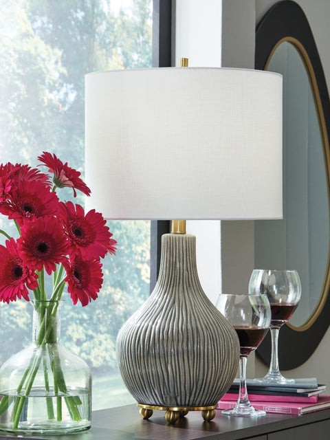 Judlen Ceramic Table Lamp (1/CN)